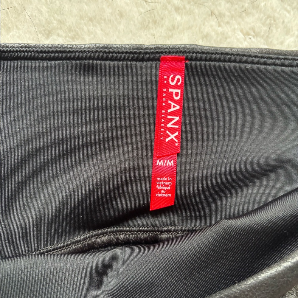 SPANX Women’s Moto Faux Leather Leggings - Picture 7 of 13